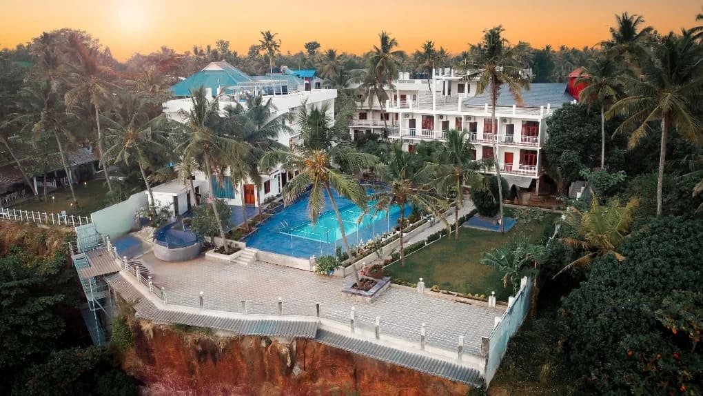 Skylar Seaview Resort